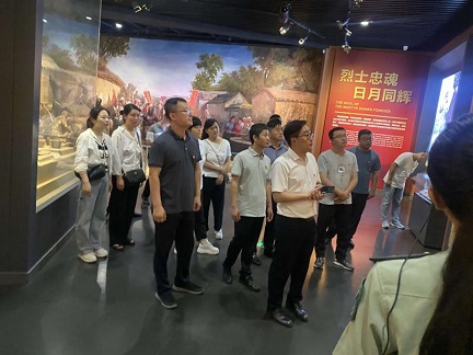 “緬懷前輩先烈，激發(fā)奮進(jìn)力量”--順成公司主題黨日活動(dòng)